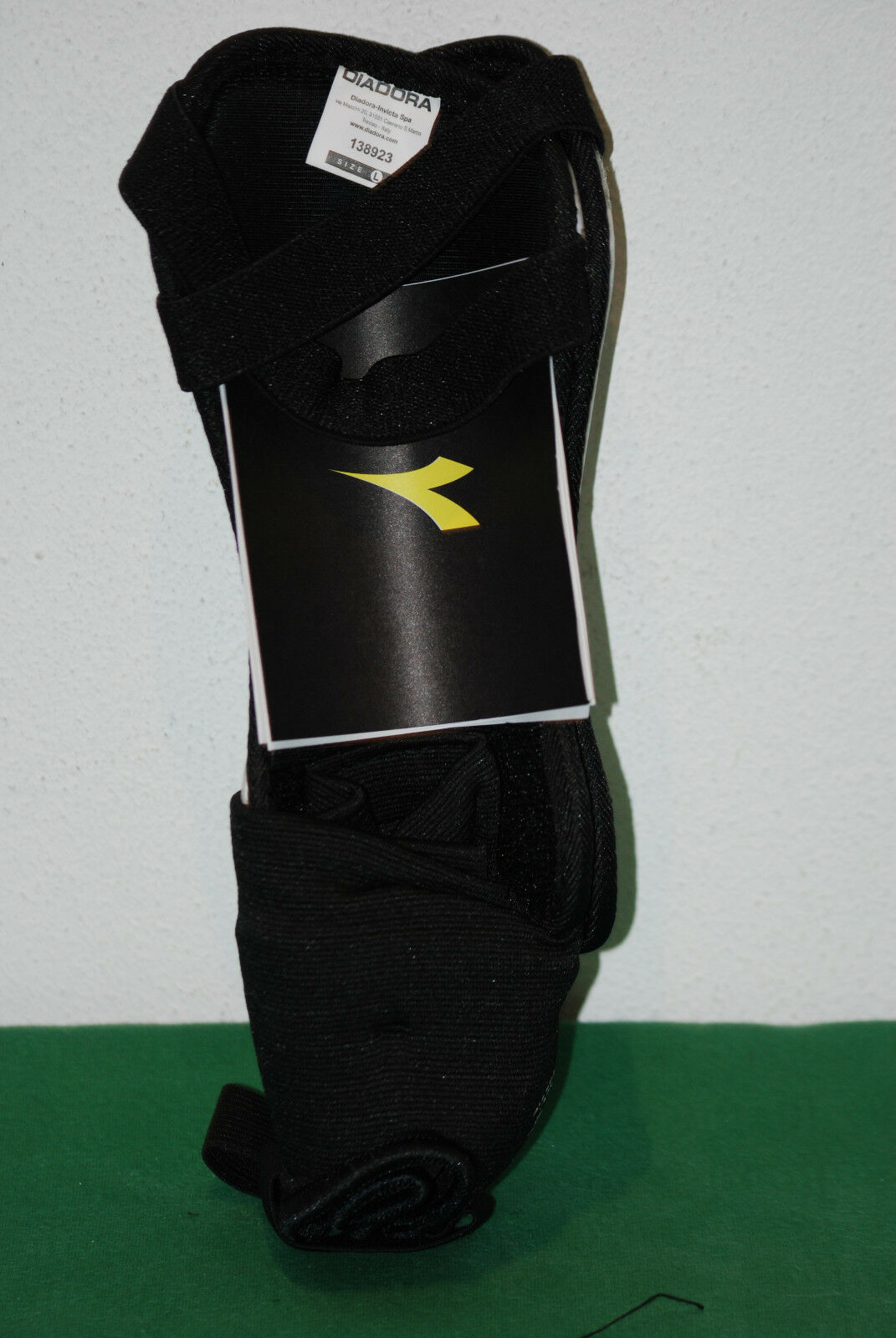 vintage diadora FRANCESCO TOTTI signed ROMA autographed shin guards parastinchi