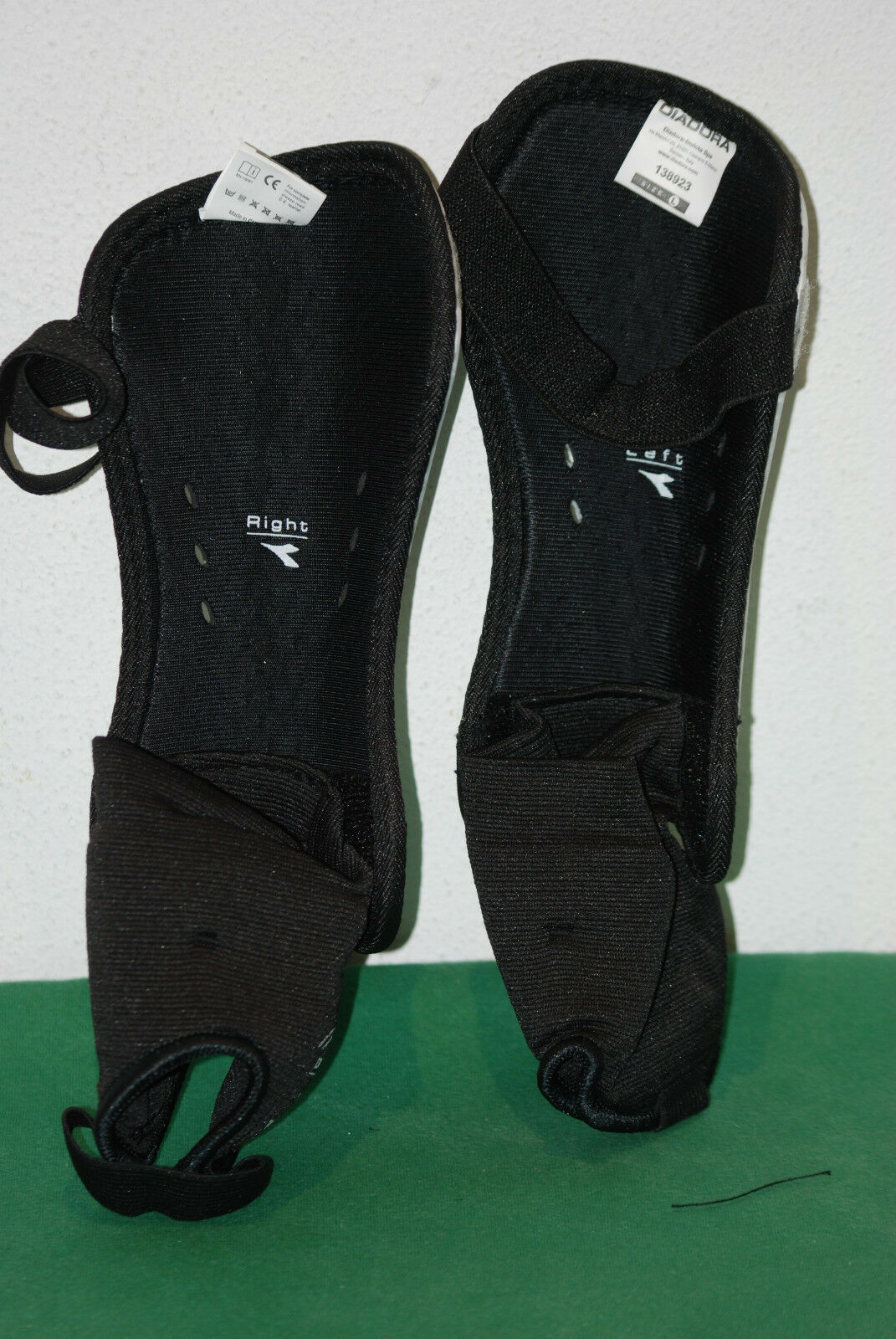 vintage diadora FRANCESCO TOTTI signed ROMA autographed shin guards parastinchi