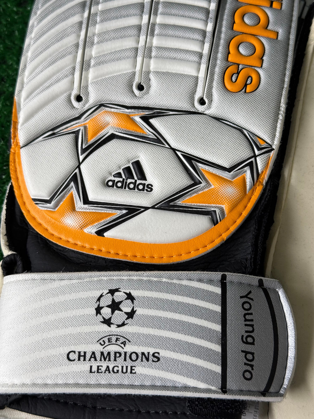 guanti portiere Adidas CHAMPIONS LEAGUE TEAMGEIST 2006 Goalkeeper gloves vintage