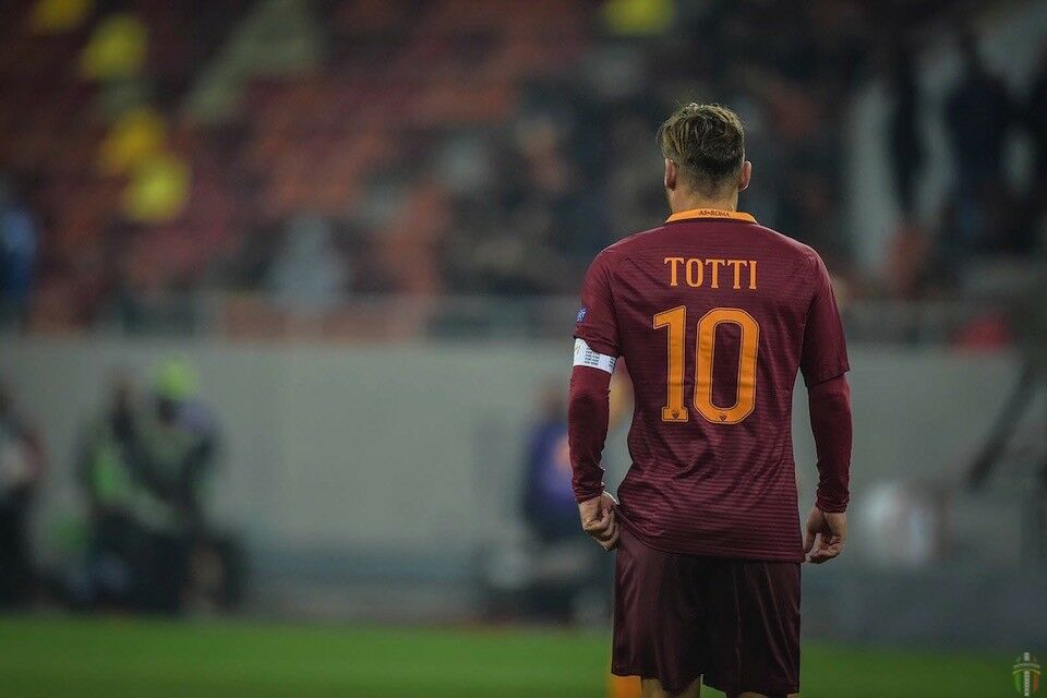 Maillot Roma Totti Sans Match Porté Issue Haut Jersey Rétro Maillot Roma Totti Sans Match Porté Issue Haut Jersey Rétro