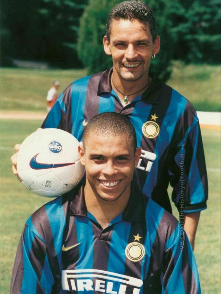 1999 Panini Roberto Baggio Cards Le Squadre Roberto Baggio #27 1999 Panini Roberto Baggio Cards Le Squadre Roberto Baggio #27
