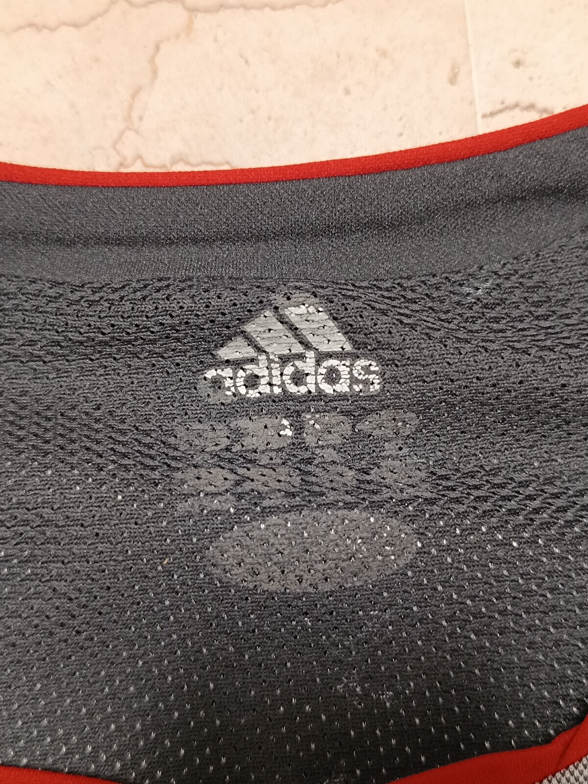 Adidas con la retina sale